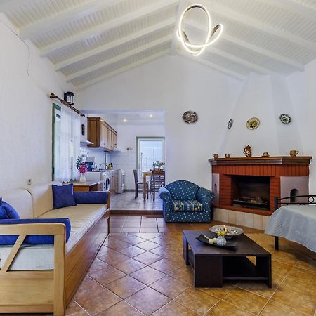 Nerissa Cottage - Skopelos Glossa Atheato Экстерьер фото